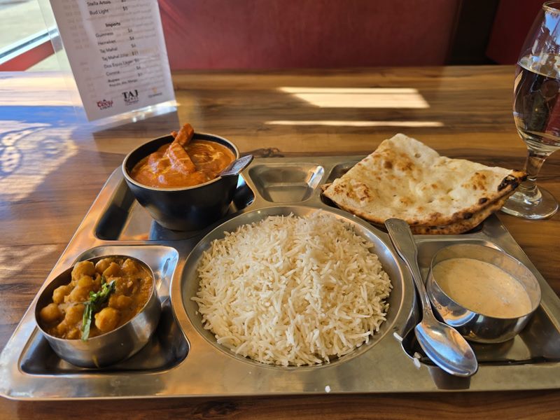 Moon Indian Cuisine food